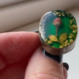 Green Resin Flower Ring Size 5.5